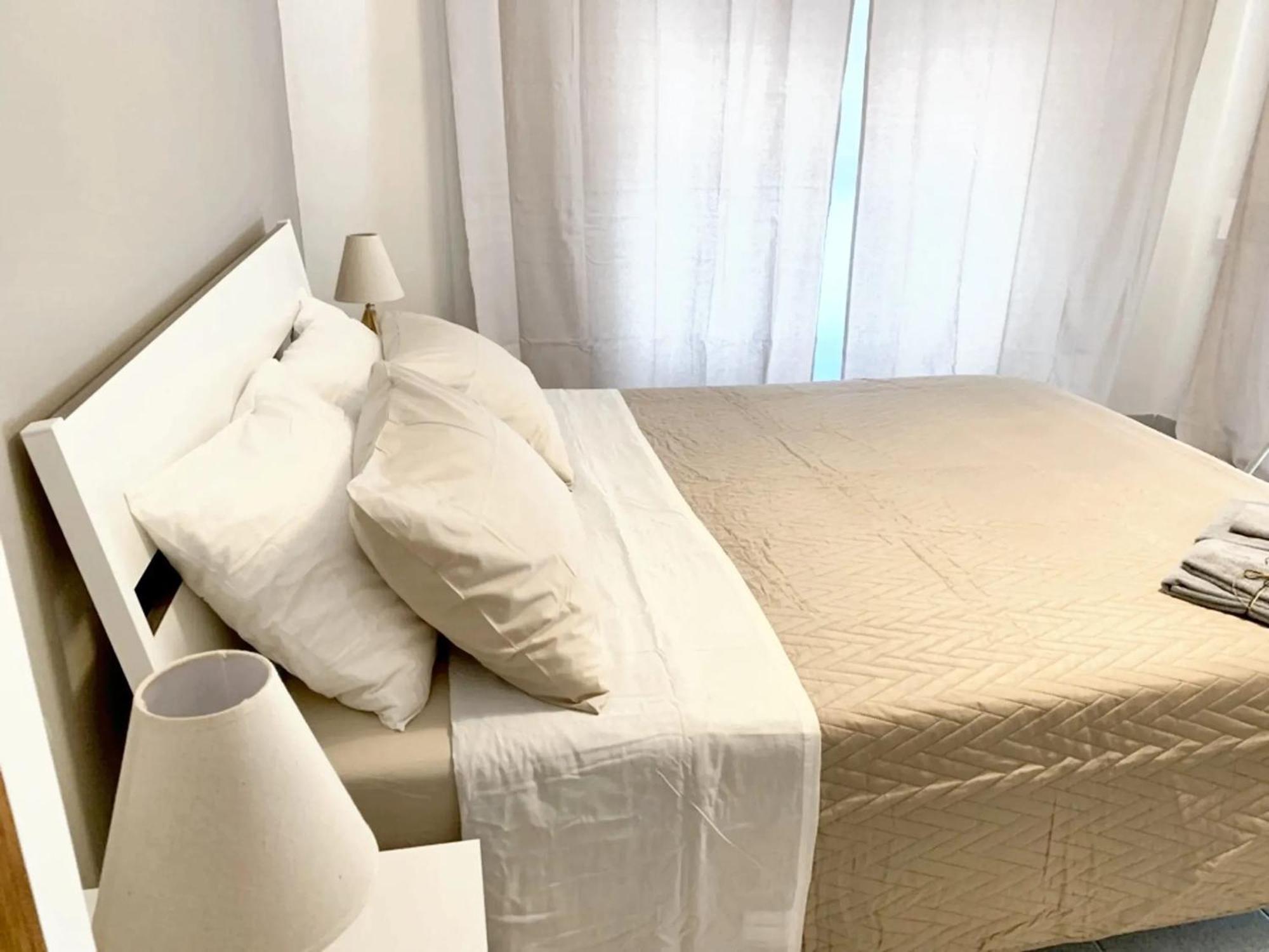 Charming In With Balcony And View Apartment